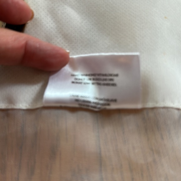 Set of two sheer drape panels with grommets 84” x 35” each) - Picture 7 of 8